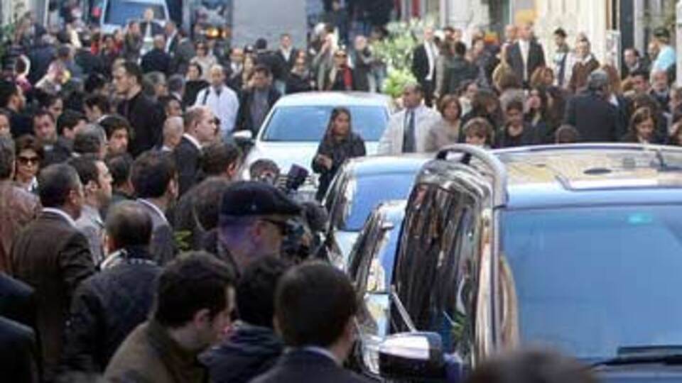 Alp Alkaş toprağa verildi!