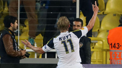 Kuyt durmuyor!