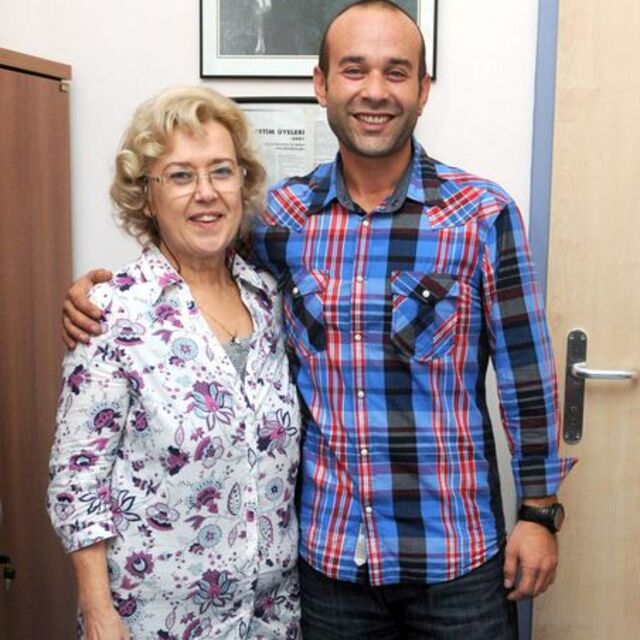 Mideleri 'çay bardağı' kadar kaldı!