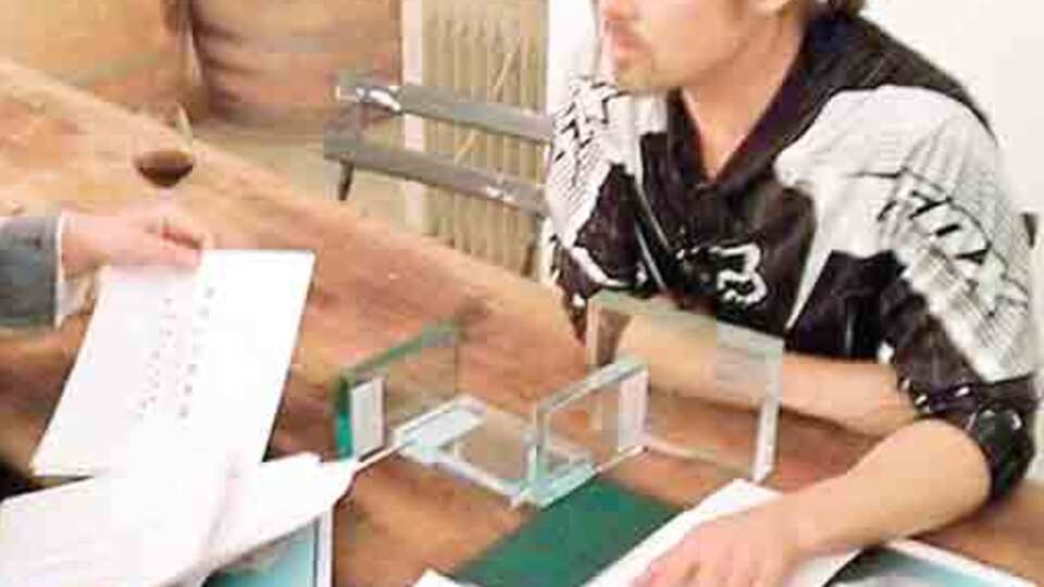 Jolie'ye yüzük, eve mobilya