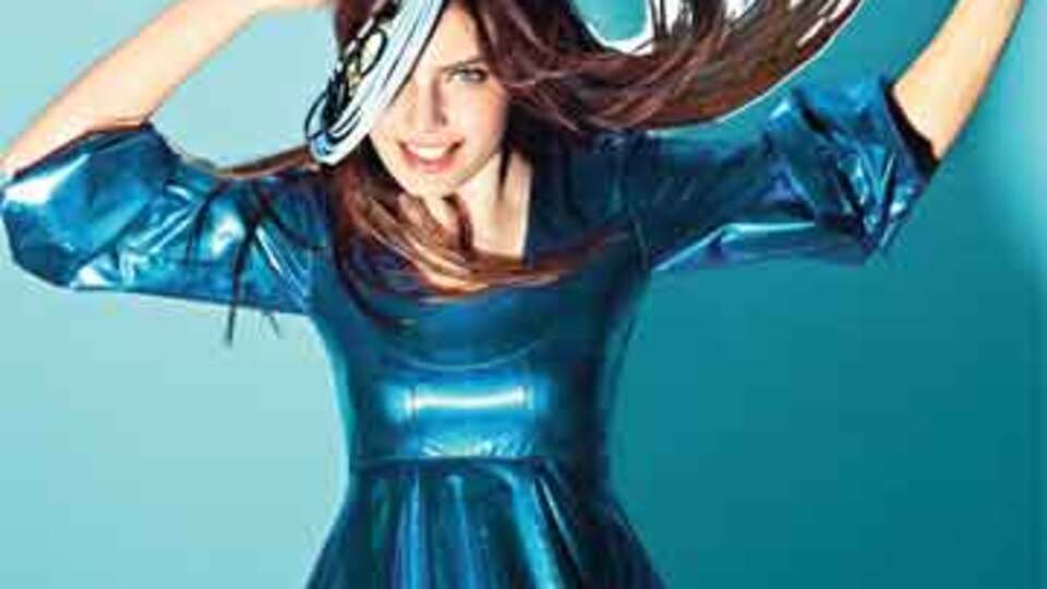 Soyunup gazete logosuna mı uzanmalıyım?