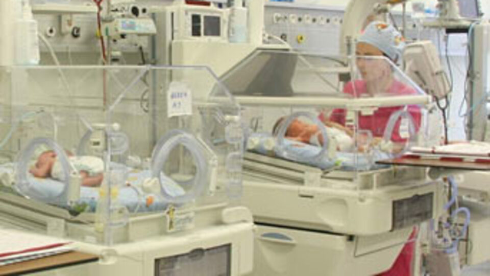 Prematüre bebeklere "kanguru" lazım