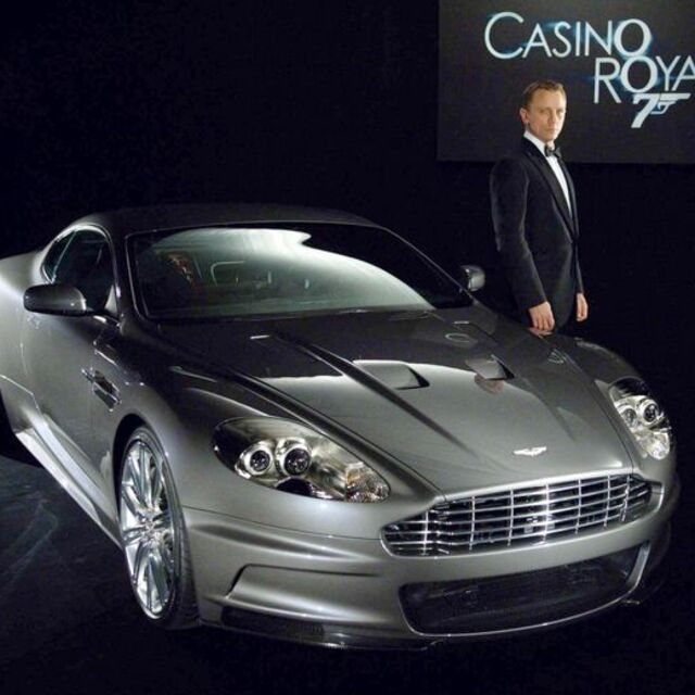 James Bond'un otomobili satılıyor!