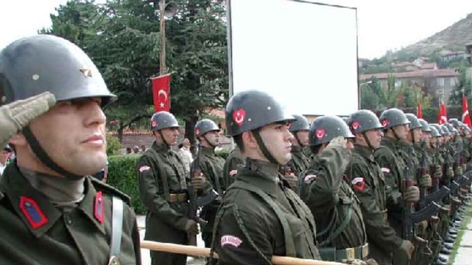 Askere 'Adem ile Havva' eğitimi!
