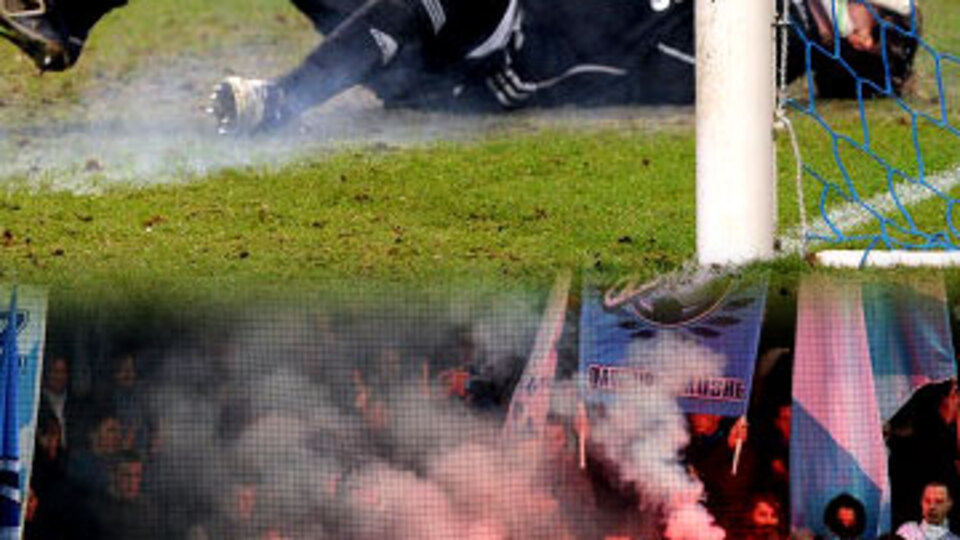 Olaylı maç yarıda kaldı!