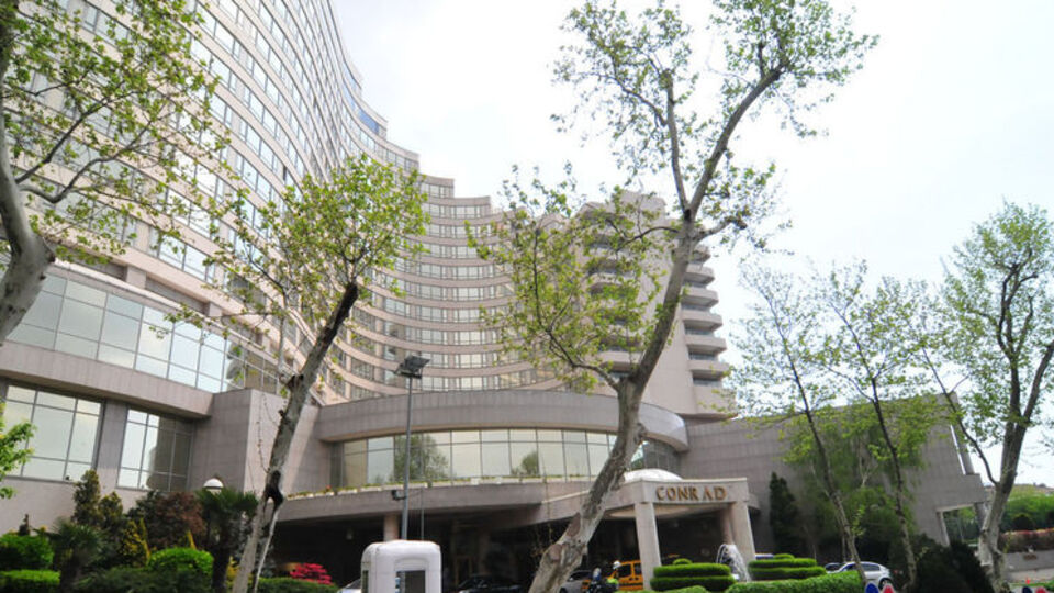 Bu otel yıkılıyor!