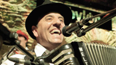 Ölüp ölüp diriliyor!