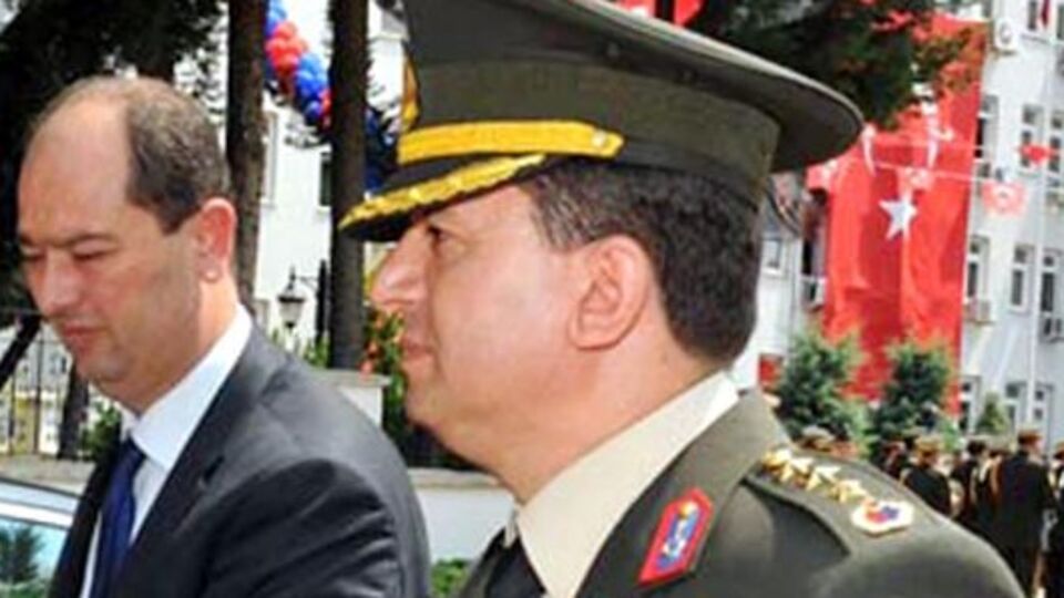 İl Jandarma Komutanı yaralandı