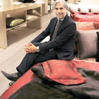 Çarşafçı gözünü nereye dikti?