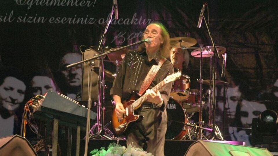 Erkin Koray'dan öğretmenlere konser