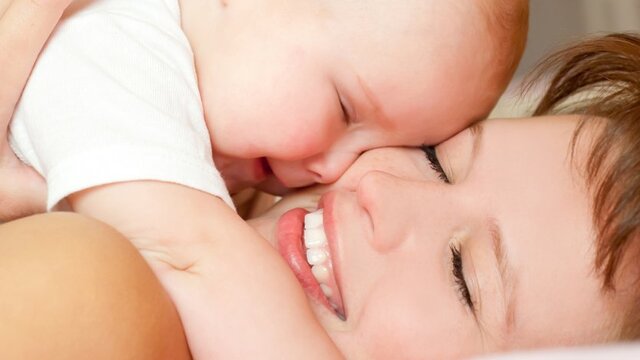 Onun sesine kulak verin!