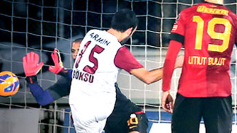 "Melo elleriyle bana..."