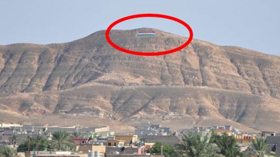 Kutsal dağa Kürt bayrağı