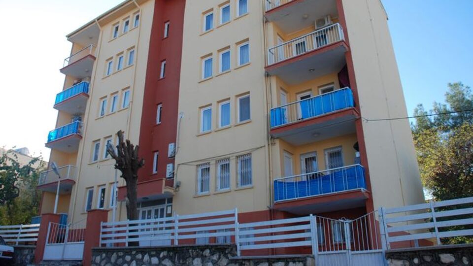 Polis lojmanına bombalı saldırı