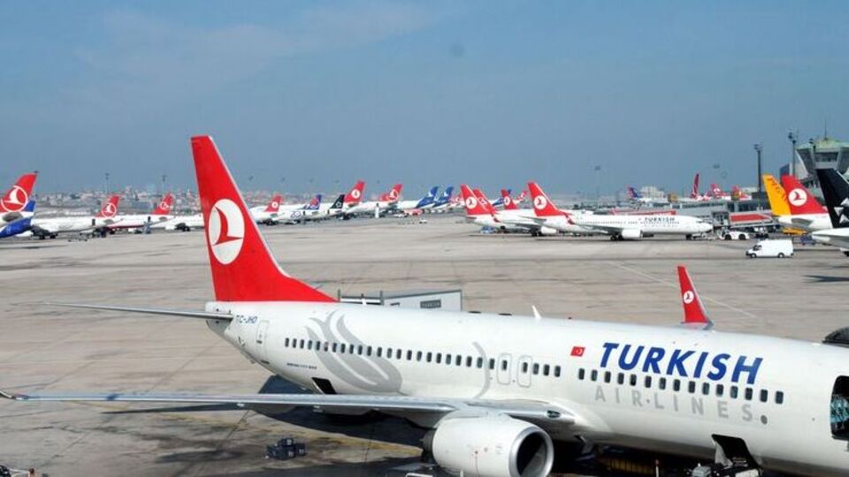 Havalimanındaki yangın rötar yaptırdı