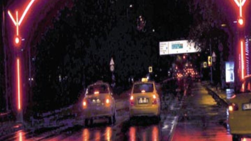 Bir başkadır Vatan'ın trafik ışıkları