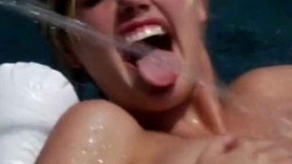 Kate Upton'dan sulu pozlar