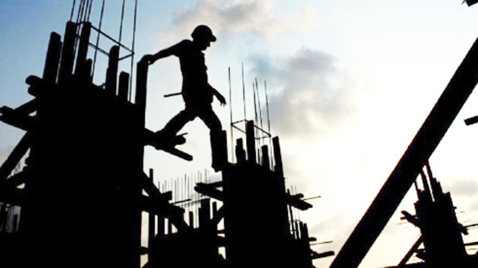 Kendisini şikâyet edene para verecek!