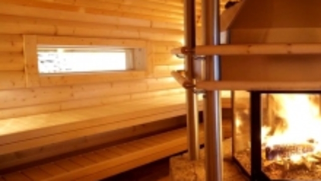Sauna tutuştu