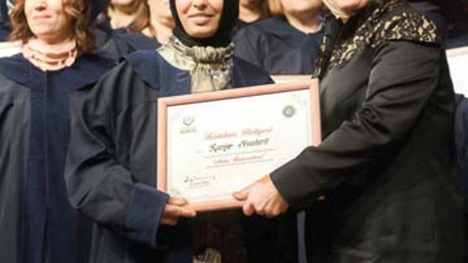 Anne Üniversitesi ilk mezunlarını verdi