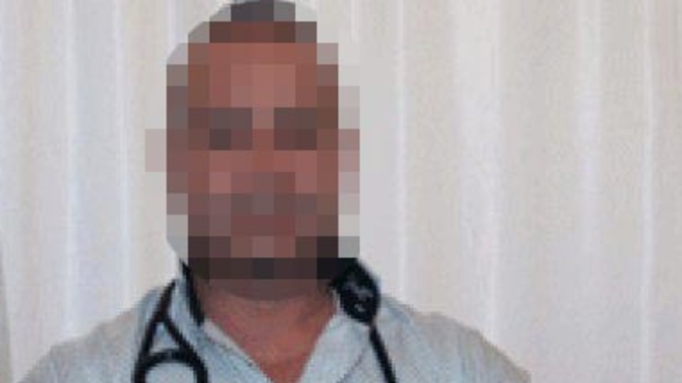 Eşini porno sitesinde görünce...