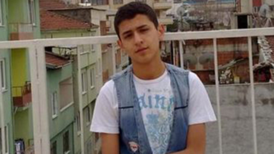 Platonik aşık dediğini yaptı