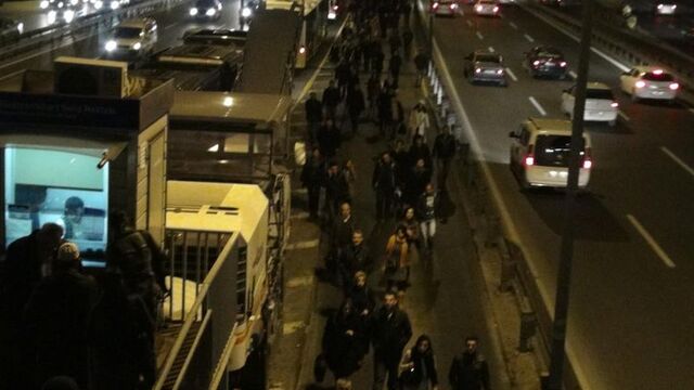 Bakırköy'de metrobüs çilesi