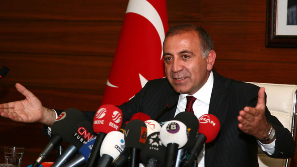 Gürsel Tekin AVM'lere savaş açtı!