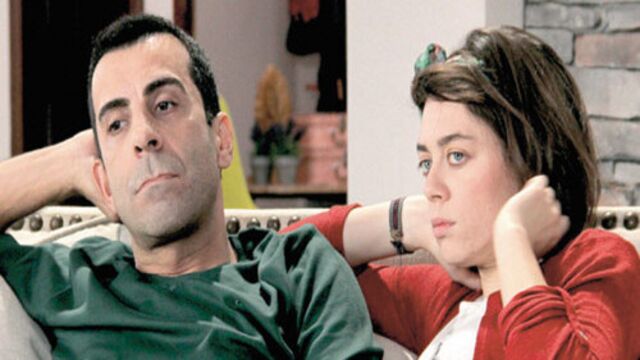 Zeynep Ozan'ı aldatıyor!