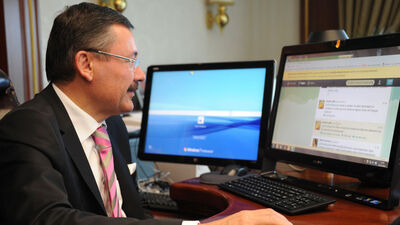 Gökçek'ten kadın takipçisine ağır sözler!