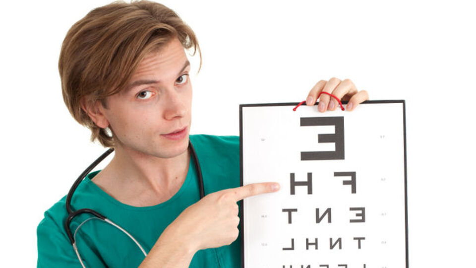 Gözlüğe rağmen göremiyor musunuz?