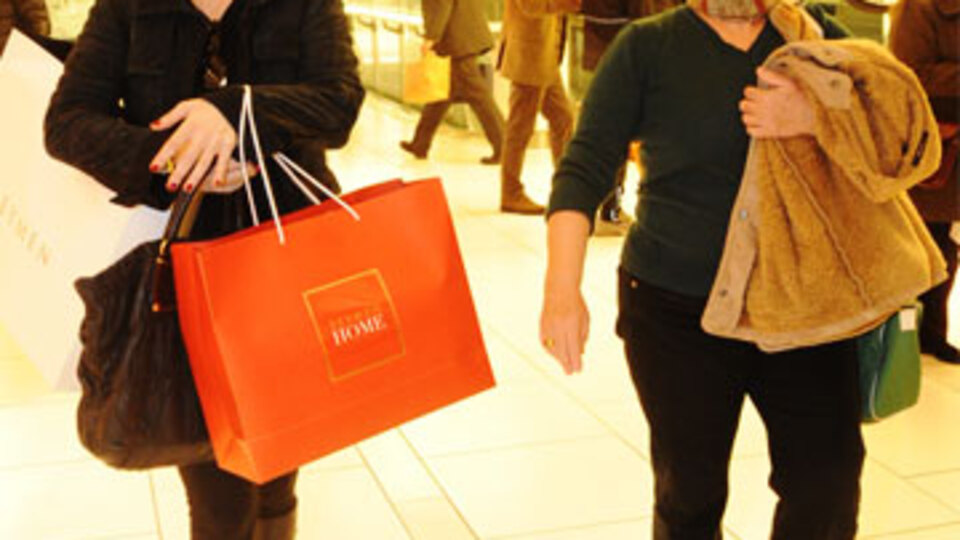 Koçibey annesiyle geziyor