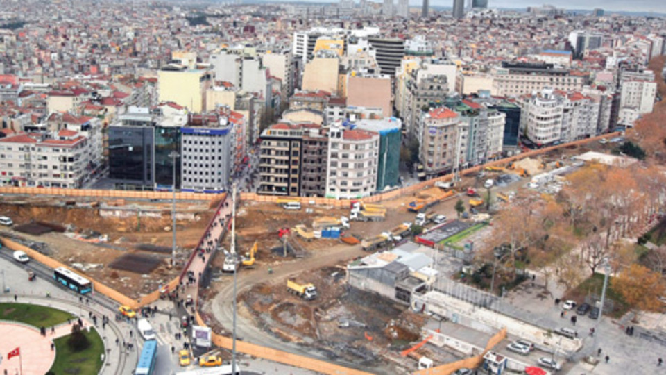 Taksim'de alışveriş kuyusu!