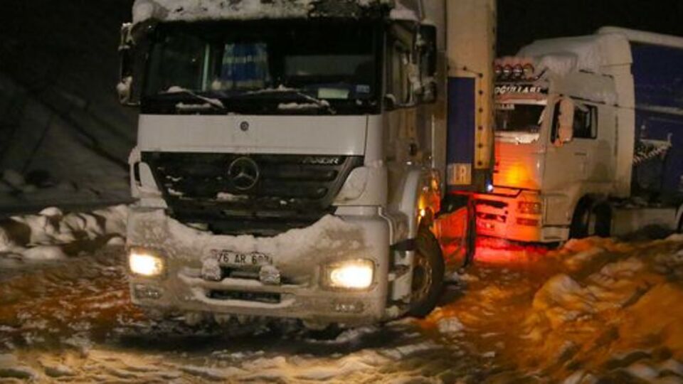 Erzincan-Erzurum karayolu kapandı