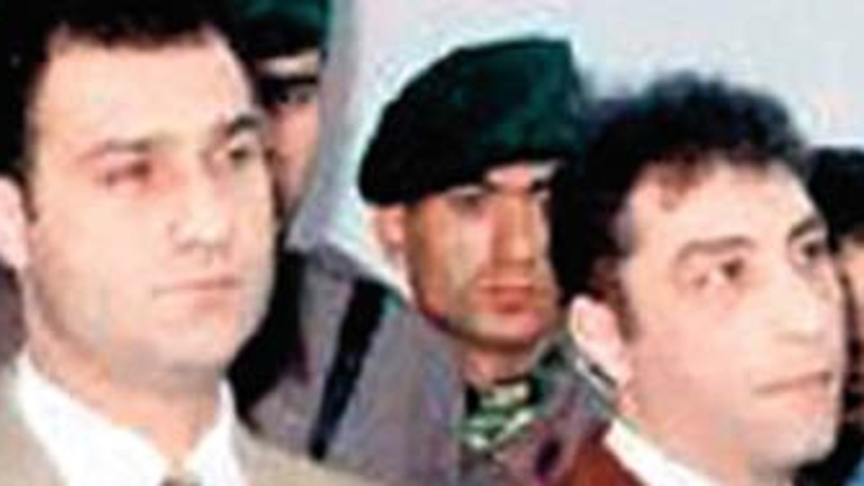 '4 kız 2 erkek, orta sınıf ahlakına ters gelecek zevkler yaşadı'