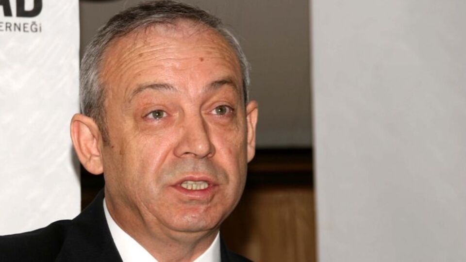 'Memleketimi sevme konusunda herkesle yarışırım'