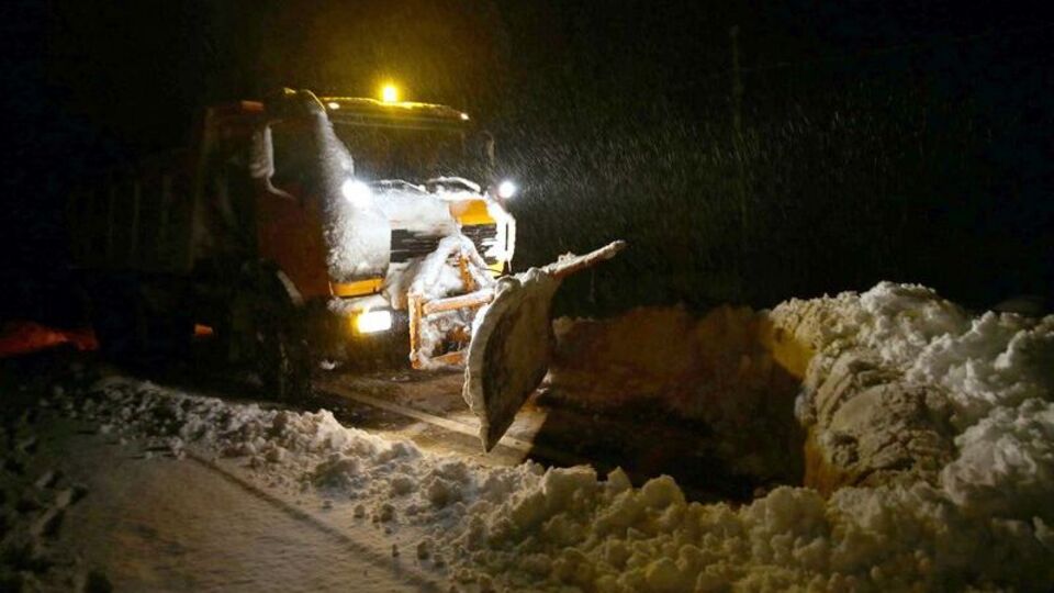 Erzincan-Erzurum karayolu aksıyor