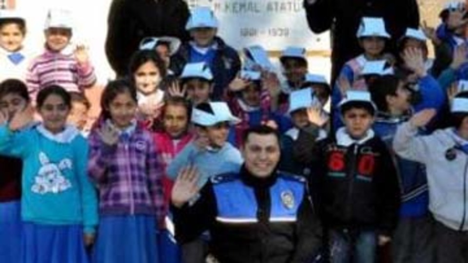 Öcalan'ın köyüne kütüphane