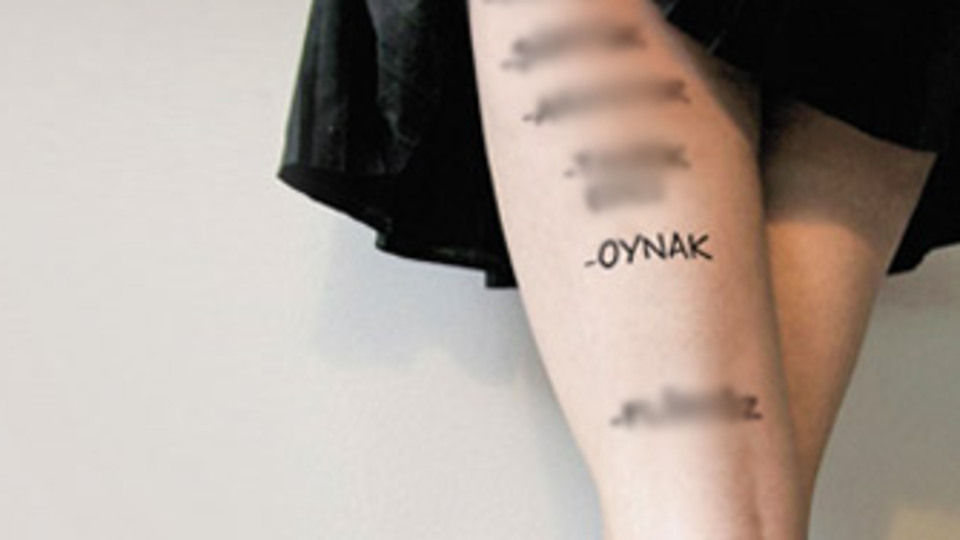 Kadınları kızdıran bacak!