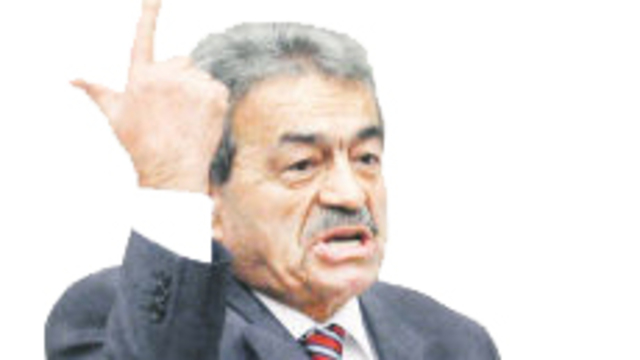 Meclis'te 'oyuncak kişi' tartışması