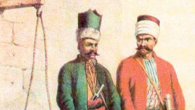 Cellâd dediğin Ninja gibi değil normal giyinirdi, süsleri de işkence âletleriydi