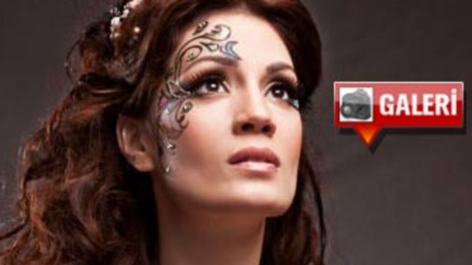 Karşınızda şarkıcı Ayça