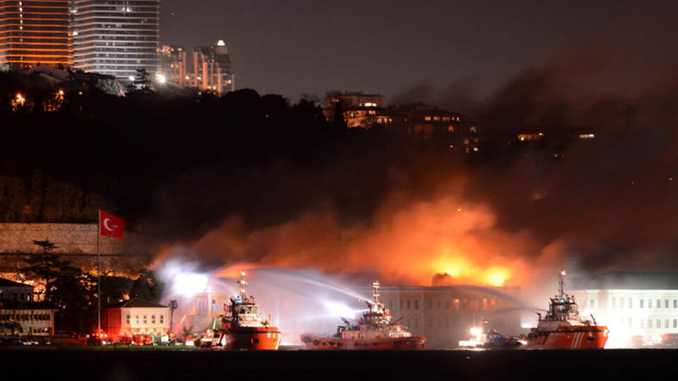 Galatasaray Üniversitesi'nde yangın!