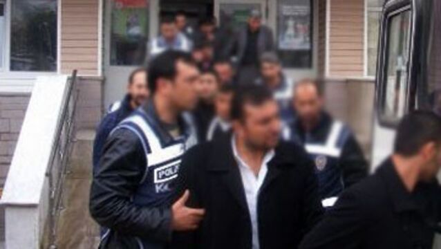 50 kişi gözaltına alındı