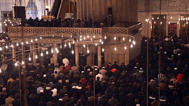 Camiler doldu taştı