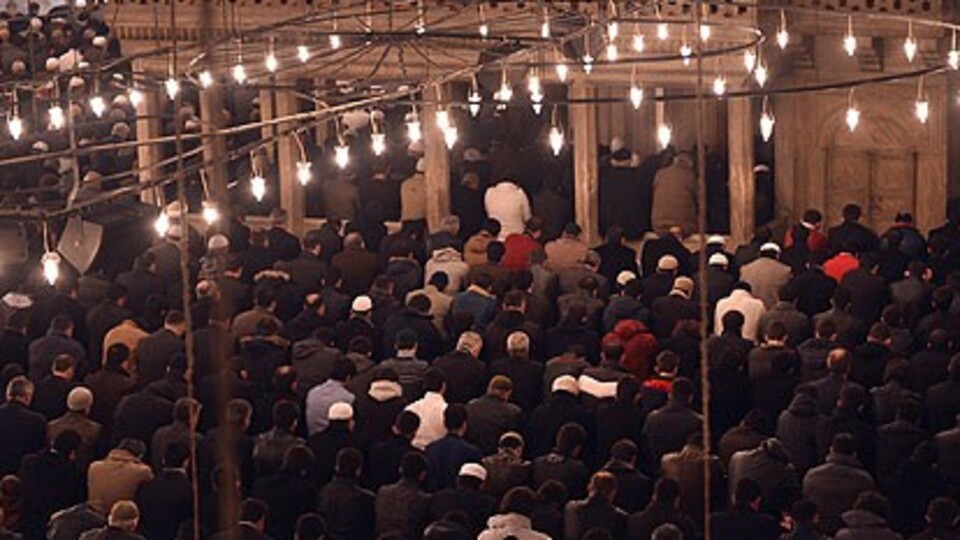 Camiler doldu taştı