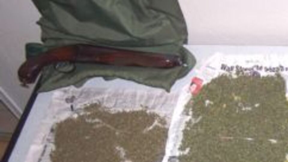 Döşeme altında esrar