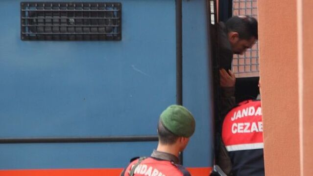 Belediye başkanı hakim karşısında