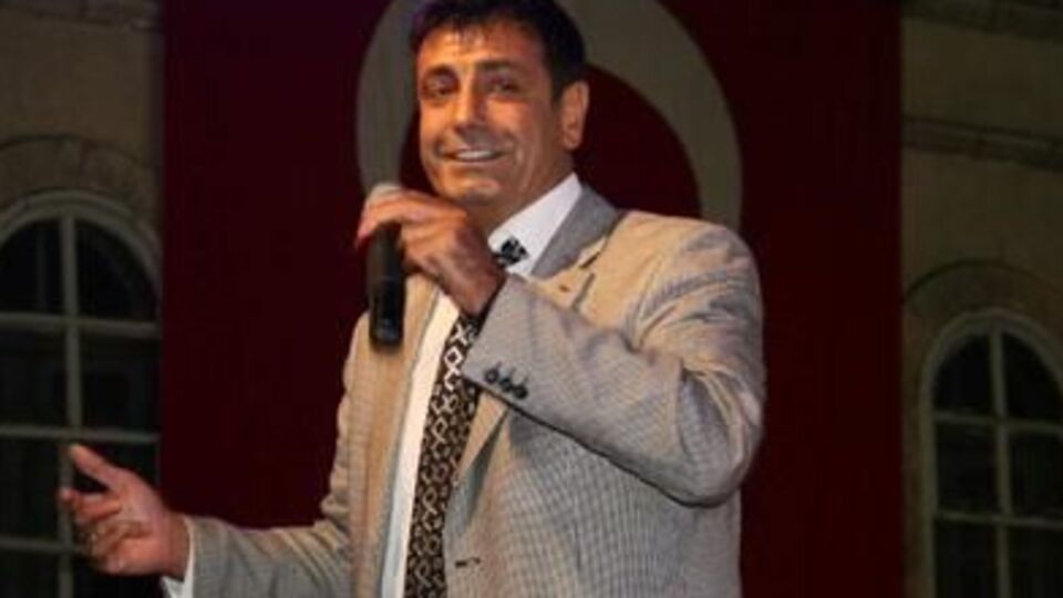 TRT ses sanatçısı kaza yaptı