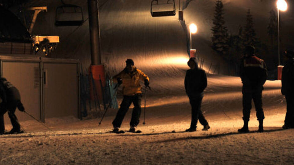 Ilgaz'da gece kayağı keyfi!